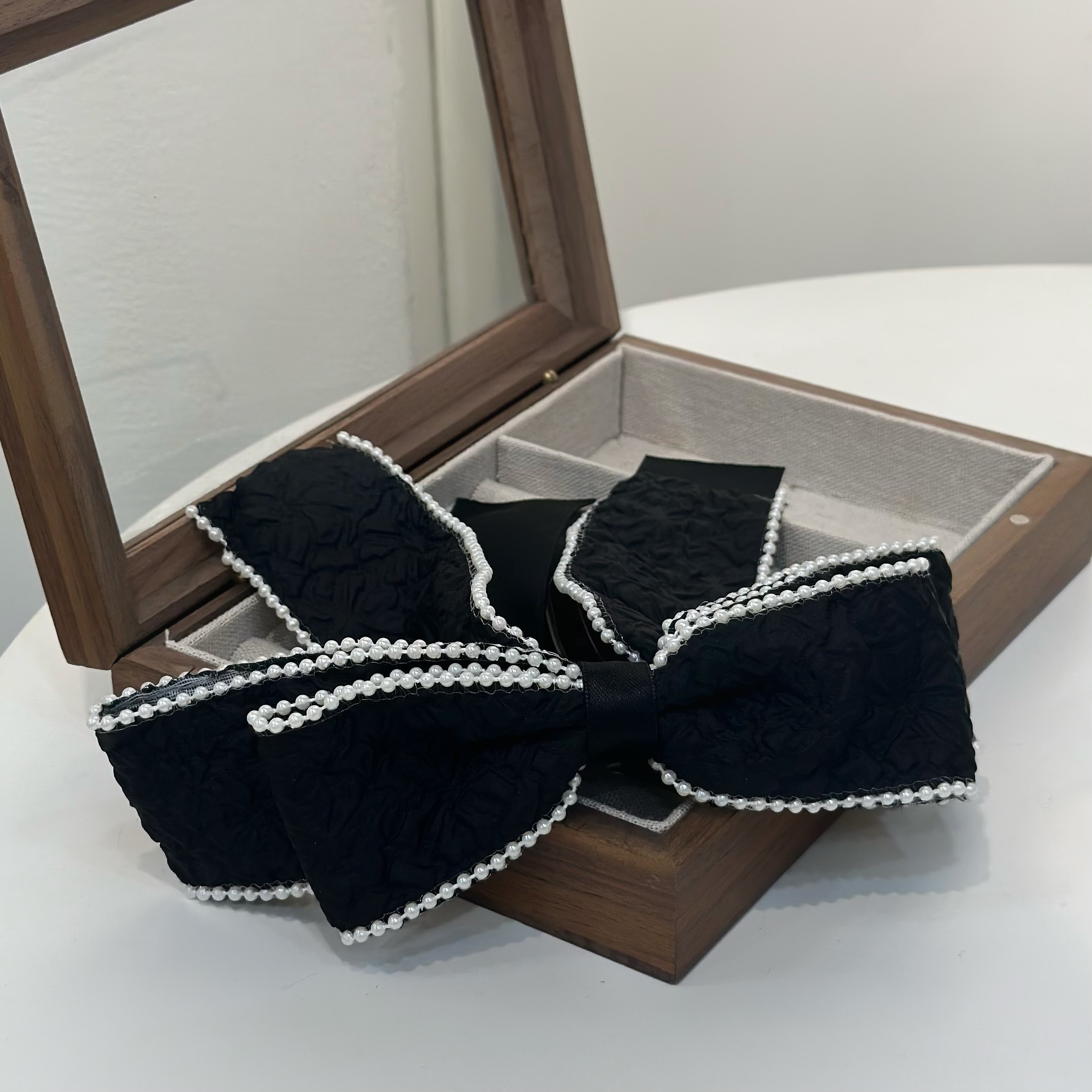 G32蕾絲珍珠邊蝴蝶結香蕉夾