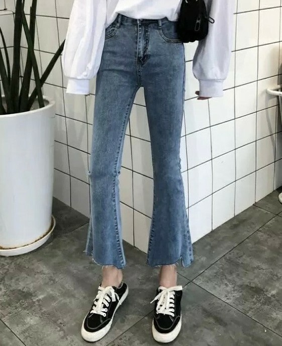 雙釦下不規則牛仔喇叭褲 758藍 823灰