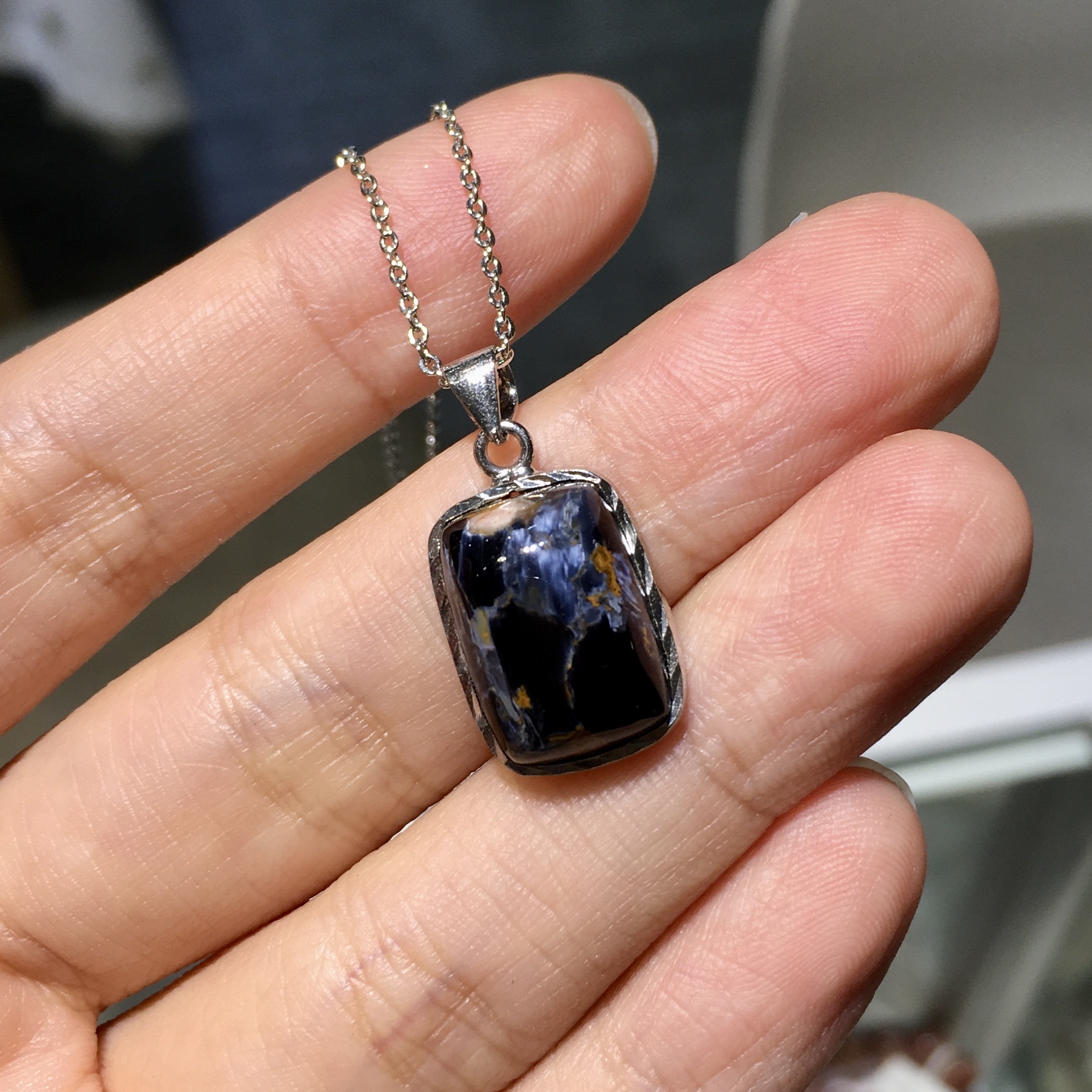 彼德石純銀吊墜配合金銀鏈(可選)