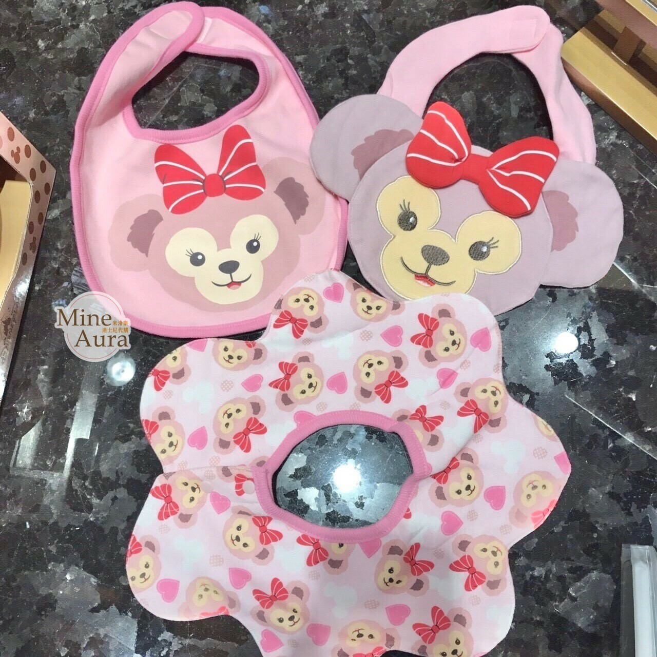 雪莉玫 ShellieMay 造型 圍兜兜 3入組 嬰兒用品 -香港迪士尼樂園