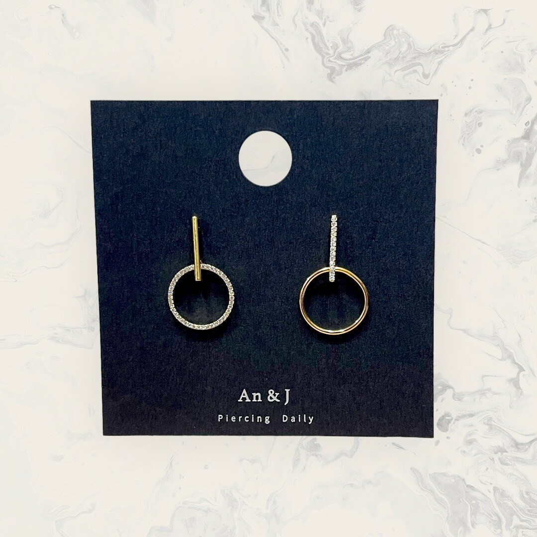 韓國直送-銀針 不對稱 直條吊線鋯圓框 鍍14K