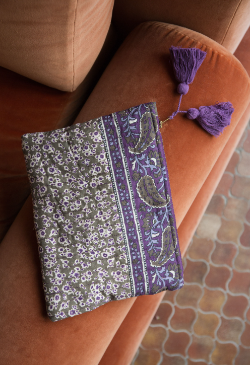 預購𓂃LOUISEMISHA│Domina Pouch流蘇拉鍊收納袋．Khaki Freesia Dreams