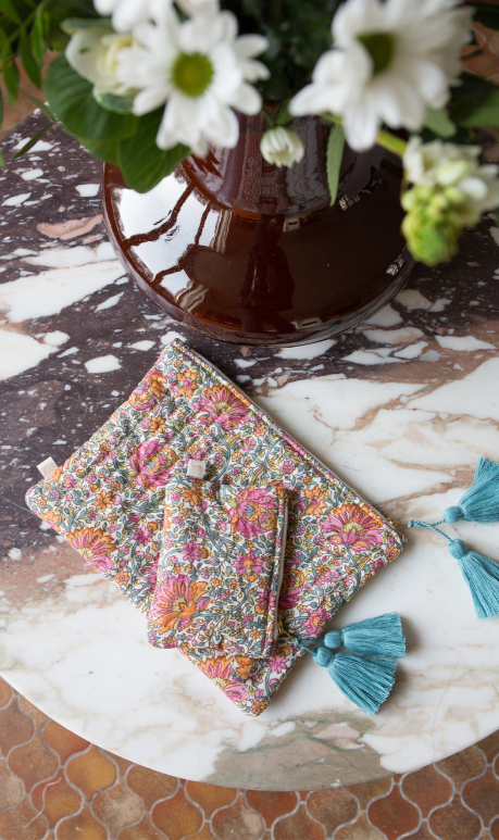 預購𓂃LOUISEMISHA│Domina Pouch流蘇拉鍊收納袋．Ivory Winter Garden