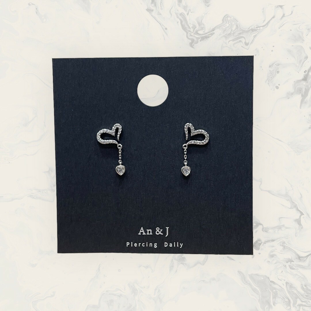 韓國直送-銀針 曲線線鋯愛心框垂鍊吊圓包愛心鋯 鍍14K