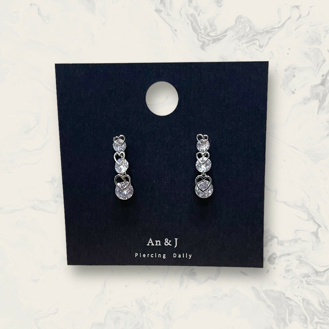 韓國直送-銀針 垂吊三連愛心框夾白鋯 鍍14K