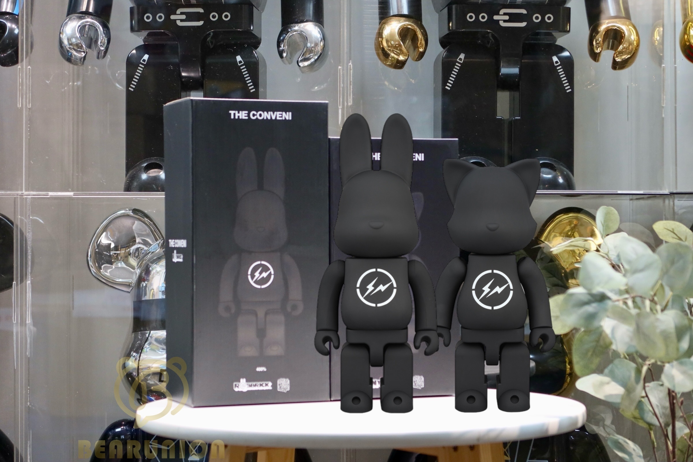 Bearbrick x The Conveni x Fragment 400% Gold - US