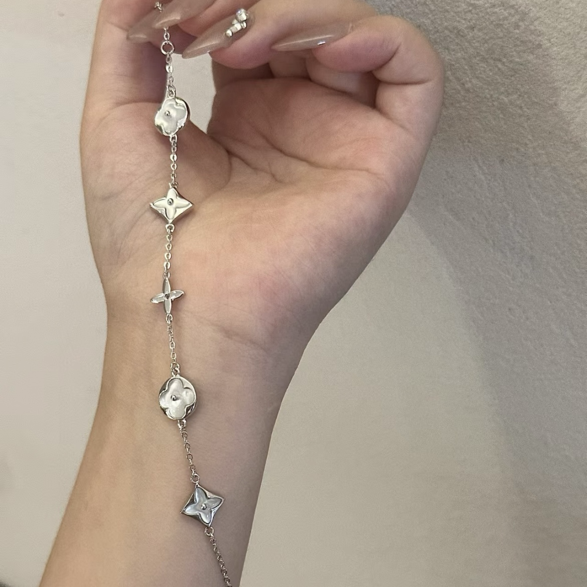 18k va白月光母貝神仙老花”定製五花手鍊