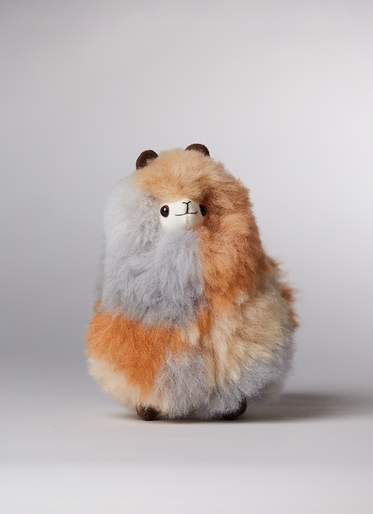 ST.MALO 秘魯工匠手工天然羊駝毛夜幕流沙羊駝-18CM-2479UH-鳴沙濃霧