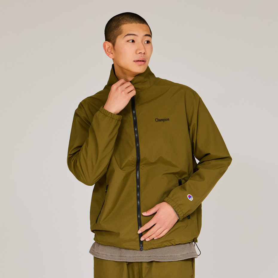 男款-CASUAL足球田徑尼龍運動外套-軍綠（C3-A605-761）