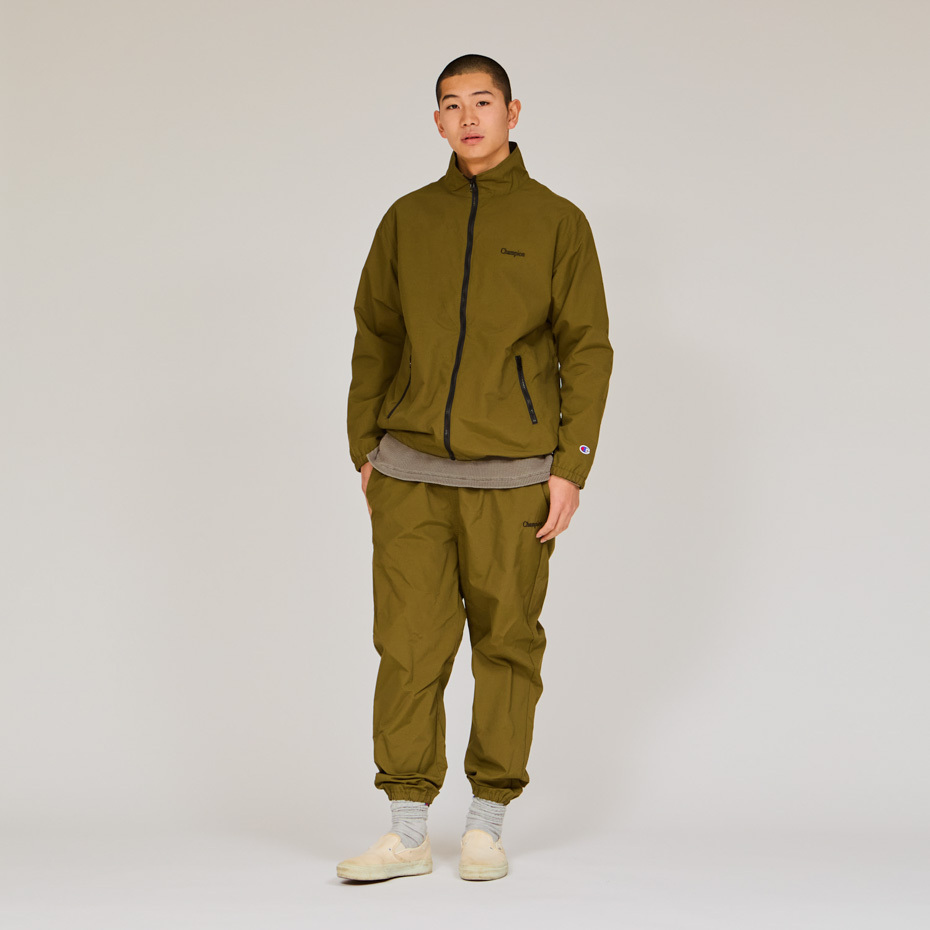 男款 -CASUAL 刺繡運動長褲-軍綠（C3-A204-761）