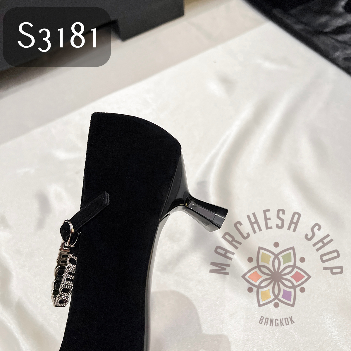 S3181 - 羊皮絲絨字母閃鑽一字帶尖頭高踭鞋