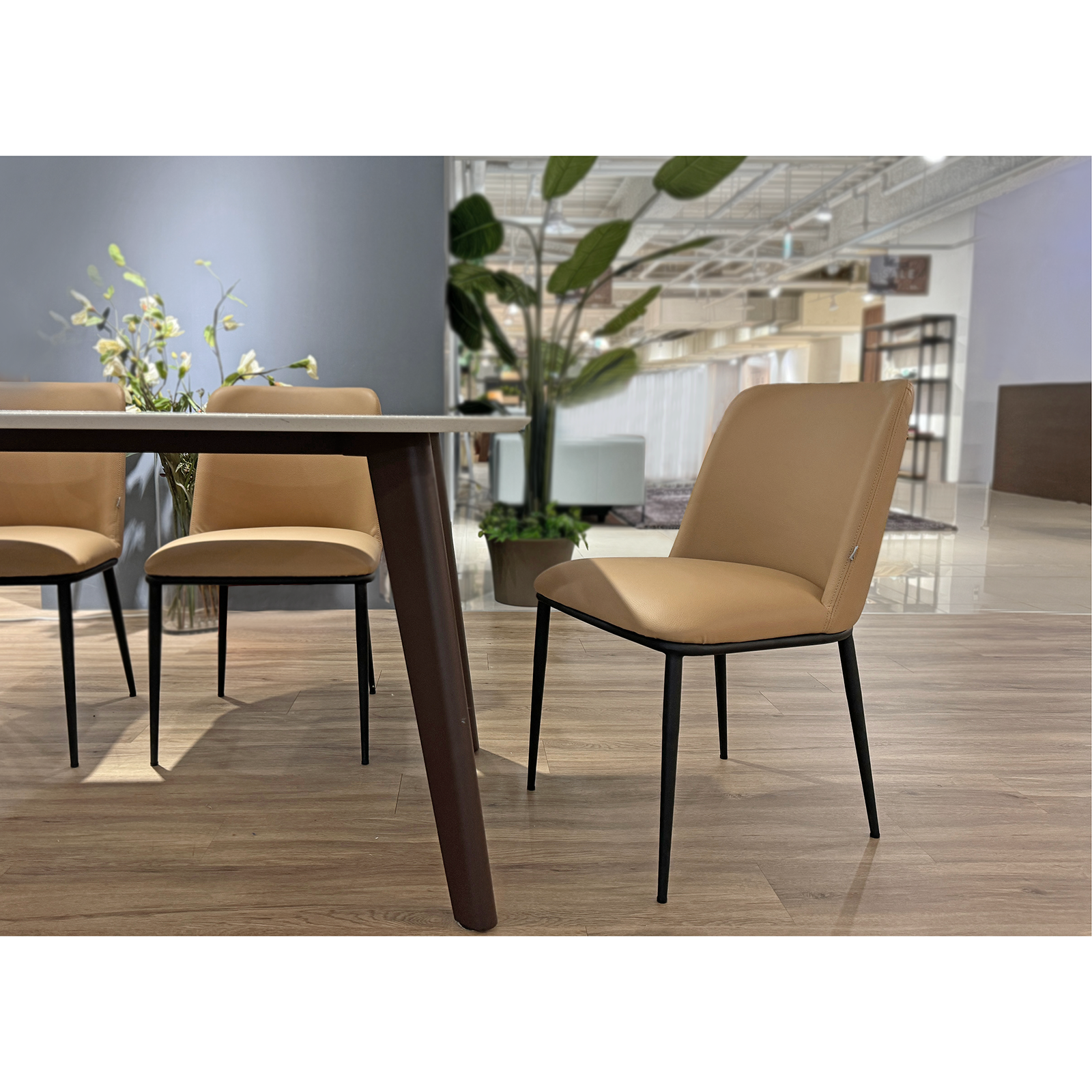 Bezier 防水乳膠皮餐椅 - 拿鐵棕 〔CH292〕