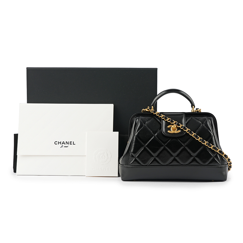 【CHANEL 】CC Logo 亮面小羊皮小款二用包/醫生包(黑色) AS4959 B16872 94305
