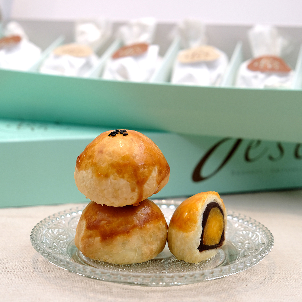 egg yolk pastry gift box