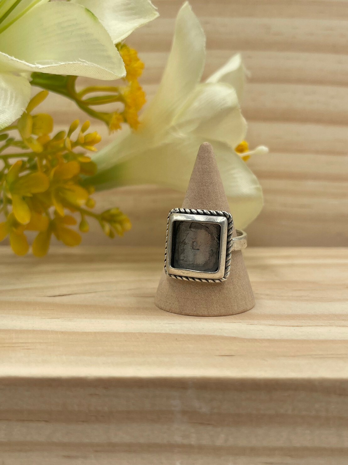 No.12手工藏銀正方形邊紋邊戒指