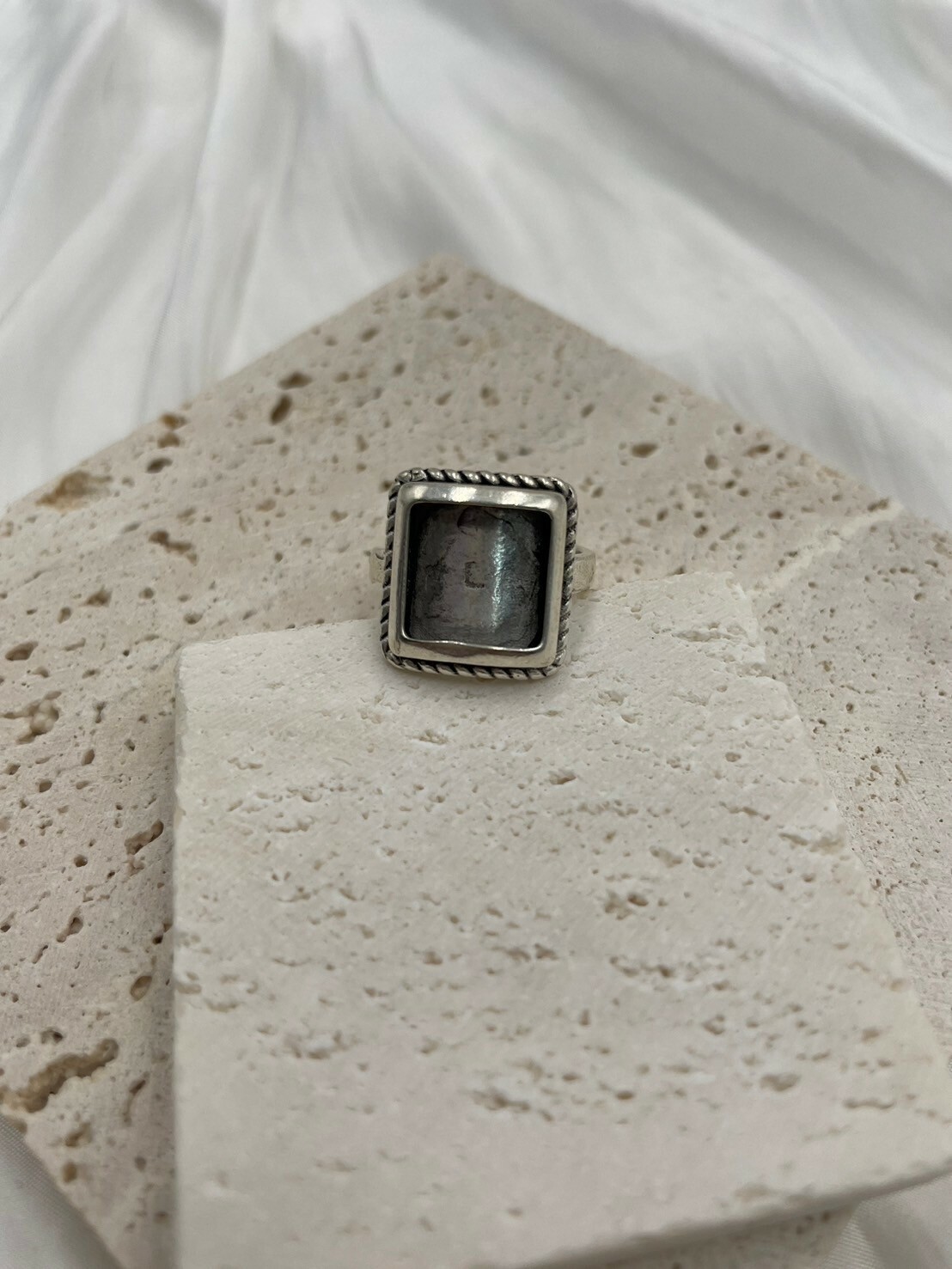 No.12手工藏銀正方形邊紋邊戒指