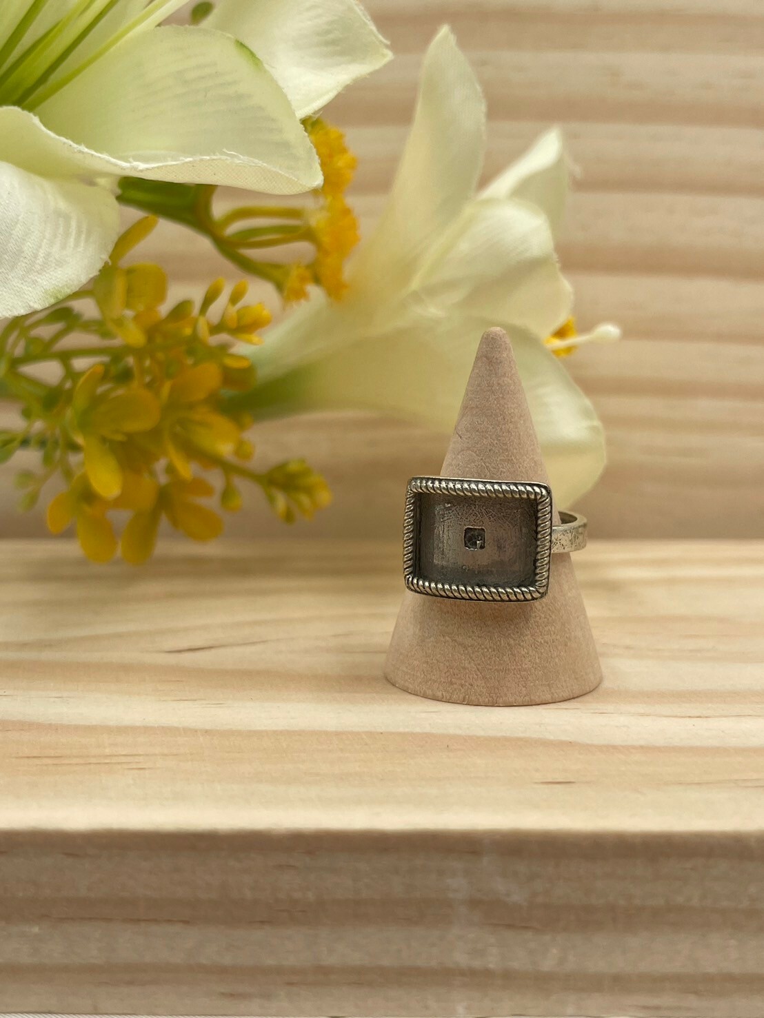 No.15手工藏銀長方形面扭紋邊戒指