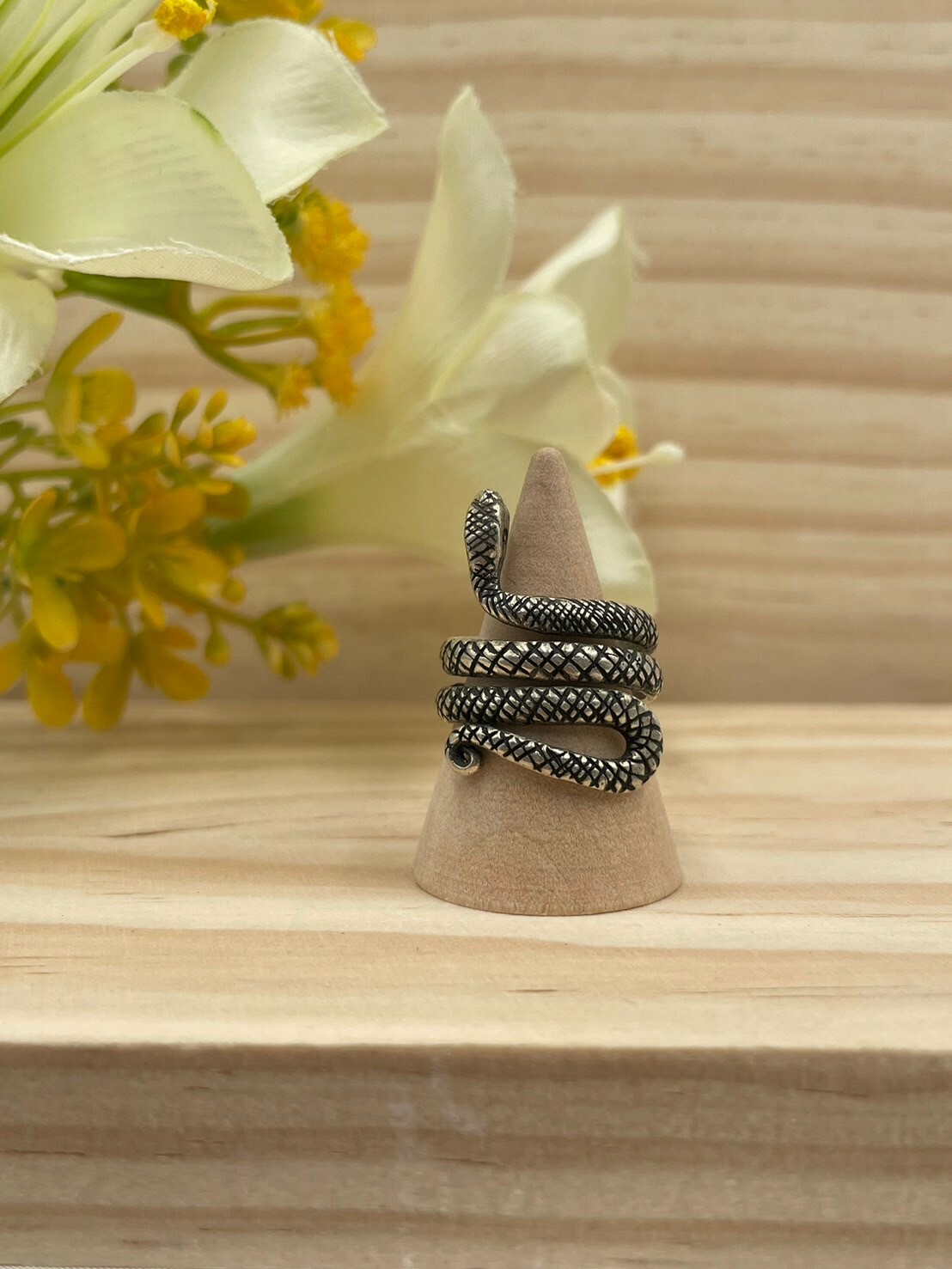 No.18手工藏銀小紋路蛇戒