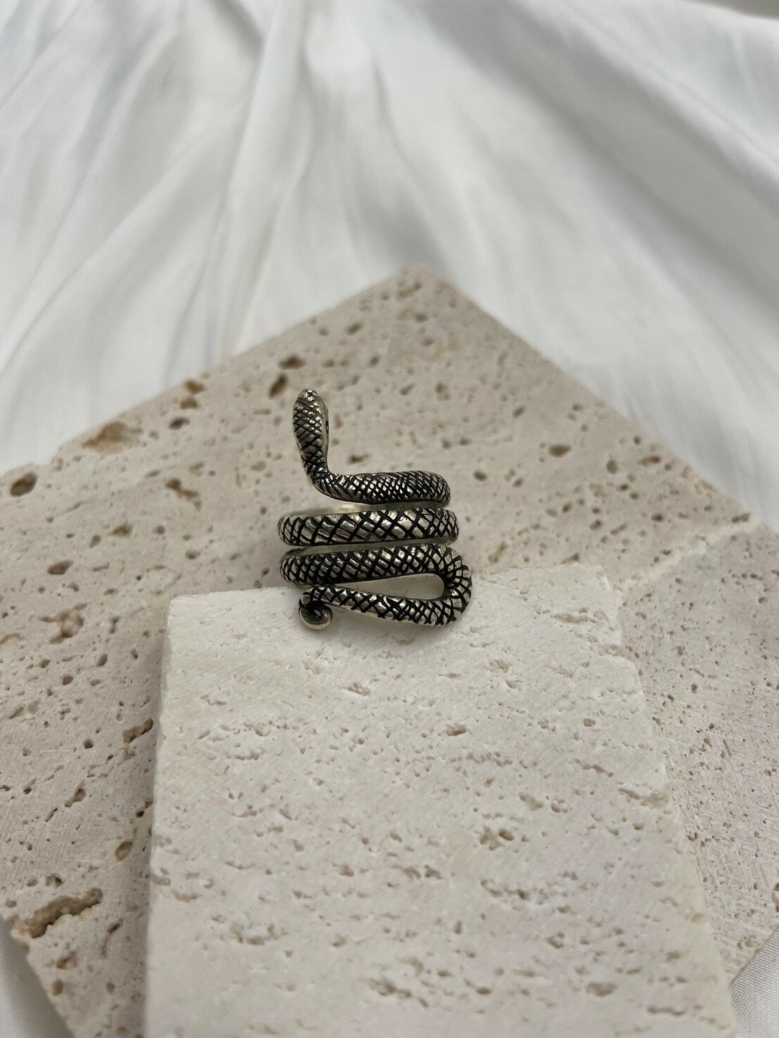 No.18手工藏銀小紋路蛇戒