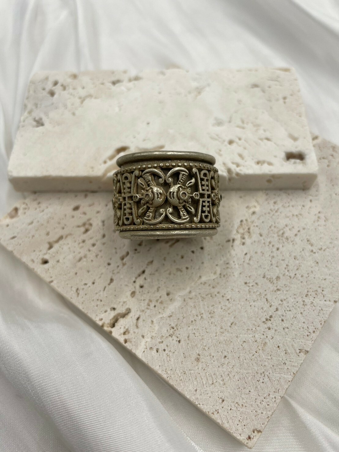 No.3藏銀浮雕五福獻壽扳指戒圍2.2cm寬2cm