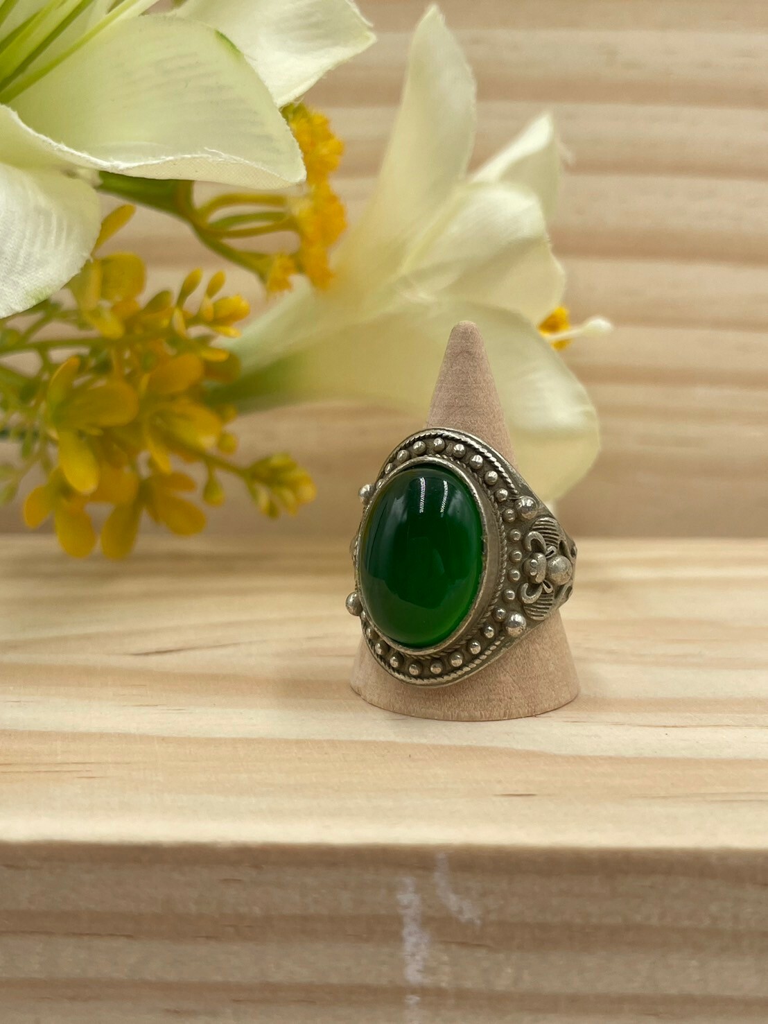 No.4藏銀浮雕鑲嵌綠色玉髓戒指戒圍2cm