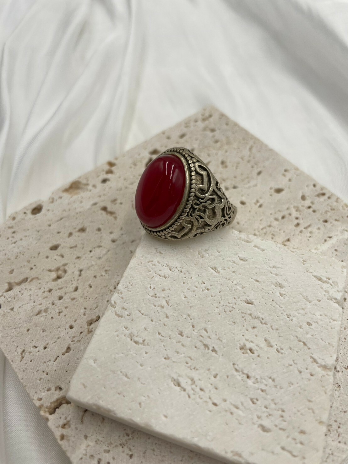 No.5藏銀浮雕鑲嵌紅色玉髓戒指戒圍2cm