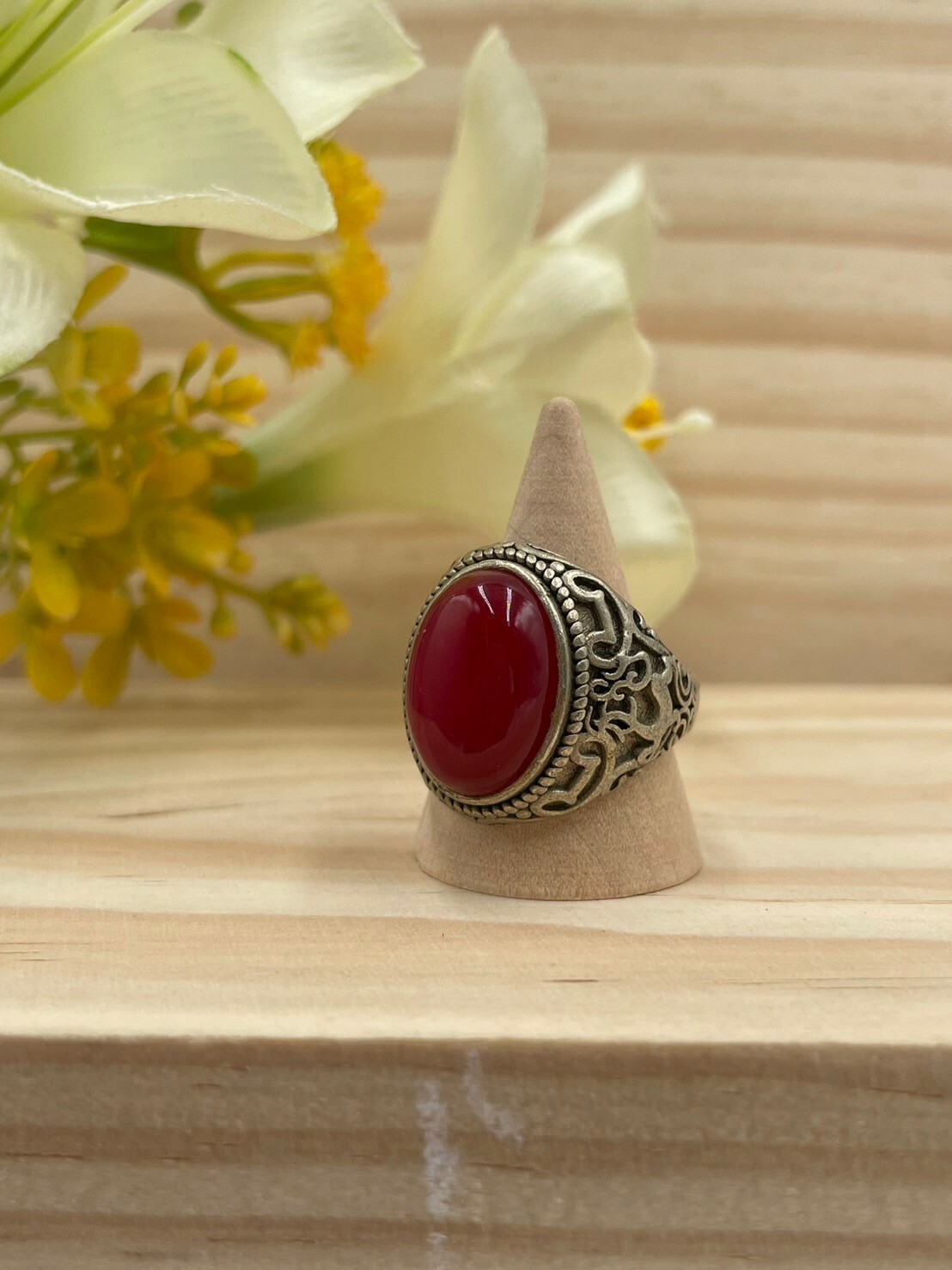No.5藏銀浮雕鑲嵌紅色玉髓戒指戒圍2cm