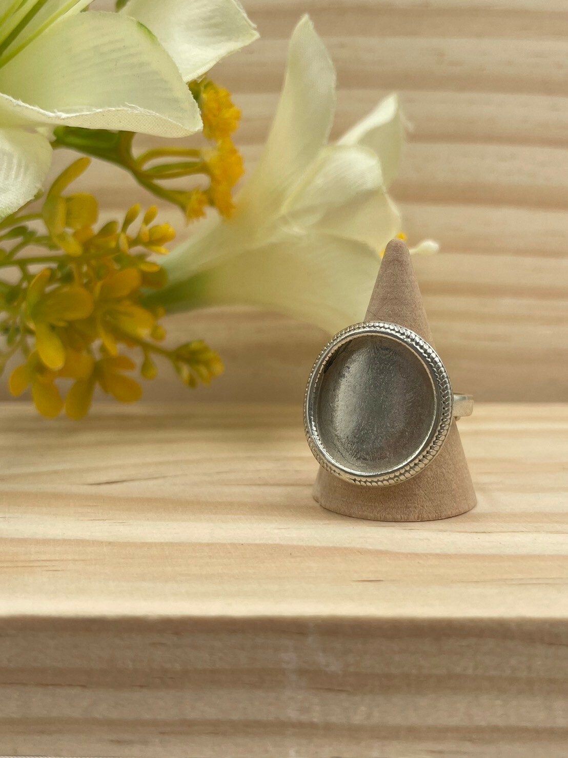 No.24手工藏銀圓形扭紋邊戒指