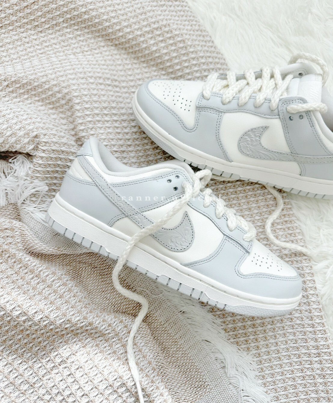 NIKE DUNK LOW 凡爾賽 灰 白 奶油白 浮雕 雕刻 女鞋 典雅 麻繩 FJ4553-133