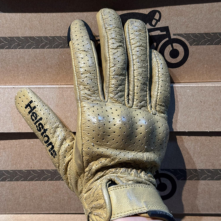 HELSTONS – WAVE / BE