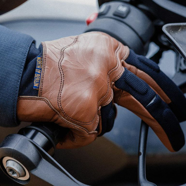 NORTH OF BERLIN – DRYZONE GLOVES