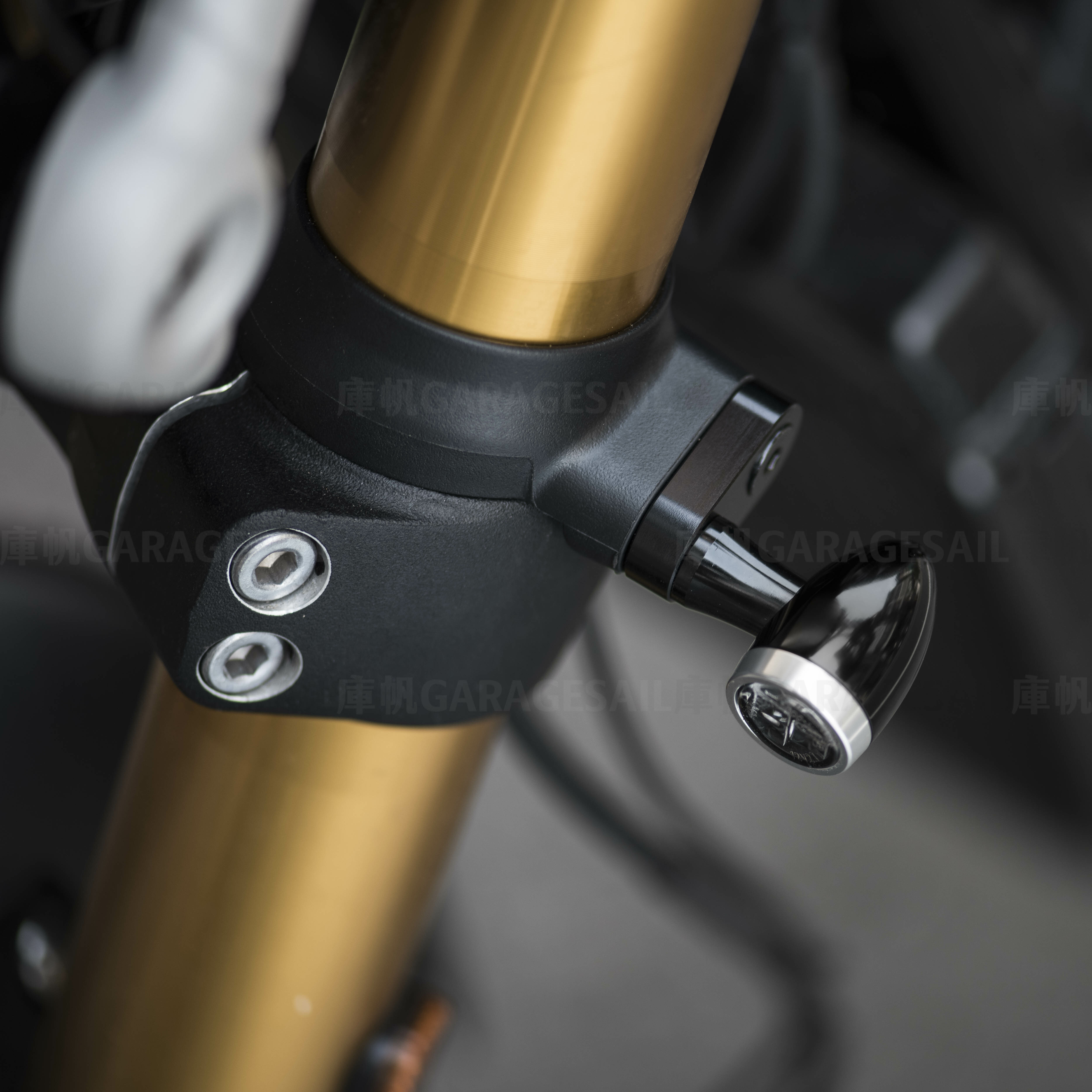 水冷凱旋 400專用 LED 微型 方向燈 尖子彈 - 黑銀