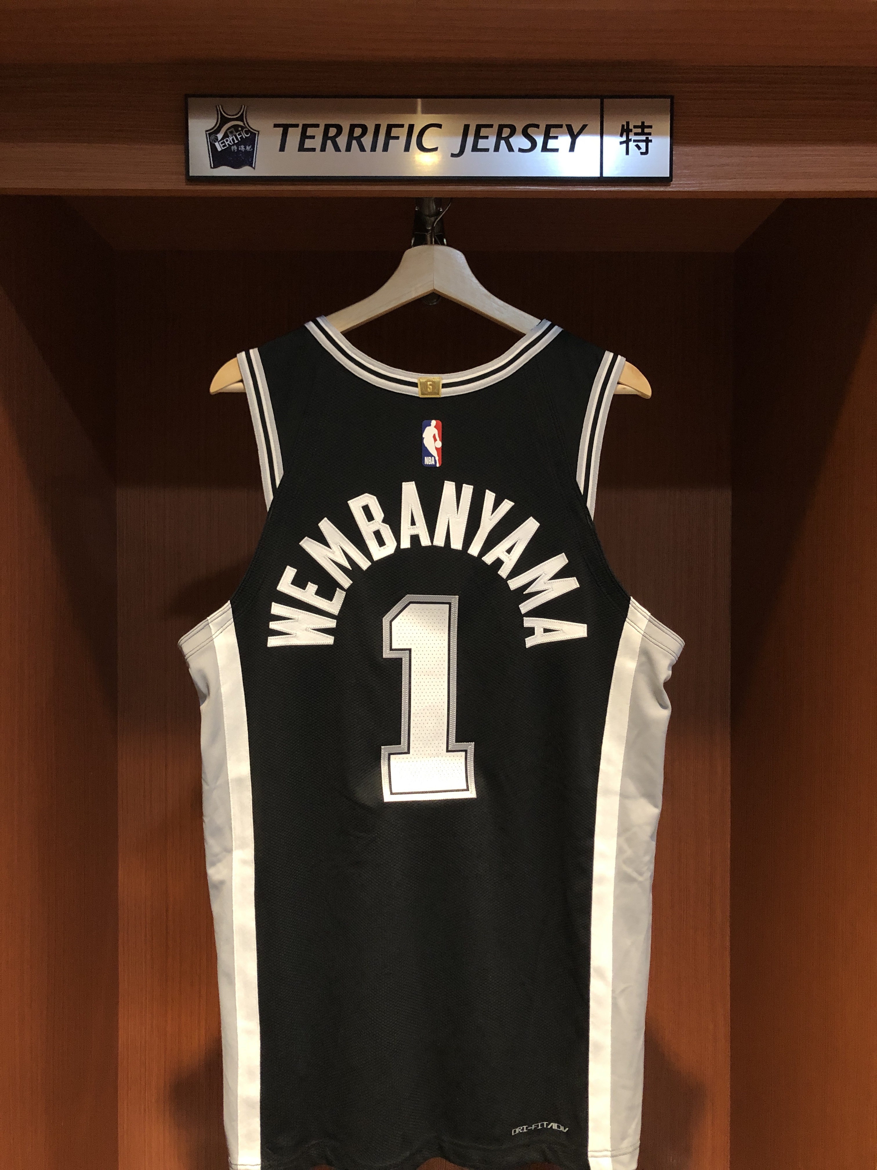 NBA球衣 Victor Wembanyama 聖安東尼奧馬刺黑 Icon Nike Authentic 球員版 電繡 含贊助商標 全新