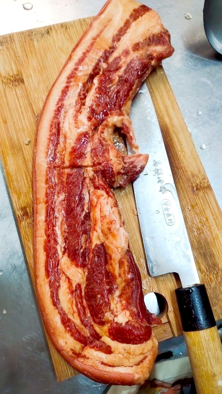 特選肥瘦均勻的三層豬肉