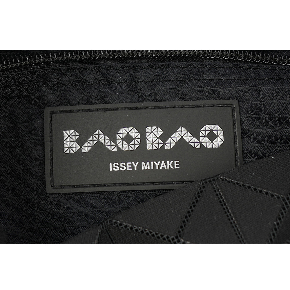 【ISSEY MIYAKE三宅一生】BAO BAO PRISM 10X10 啞光霧面手提包(黑色) AG503 16