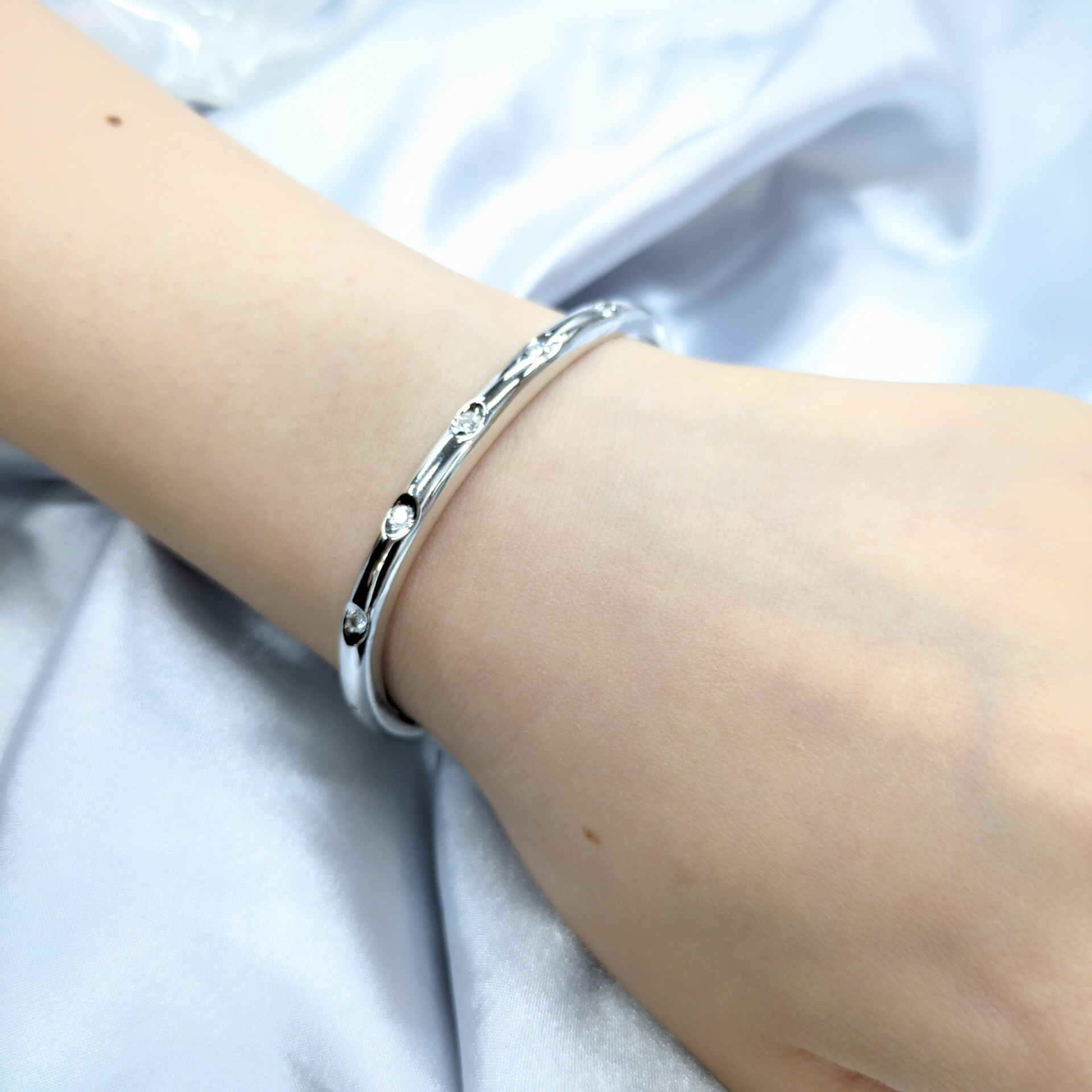 全新18K白金26份鑽石手鈪