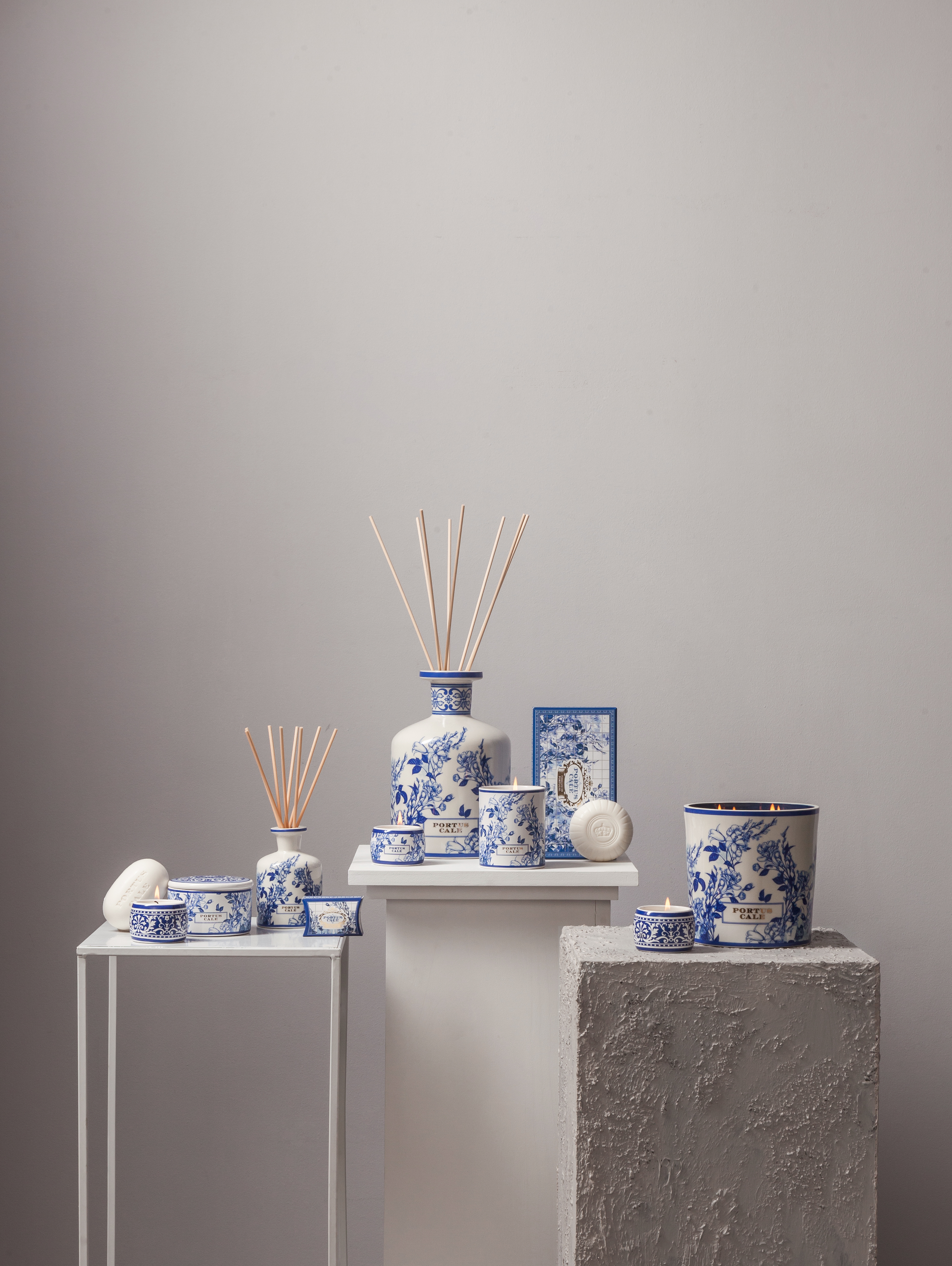 PORTUS CALE - GOLD & BLUE - CANDLE