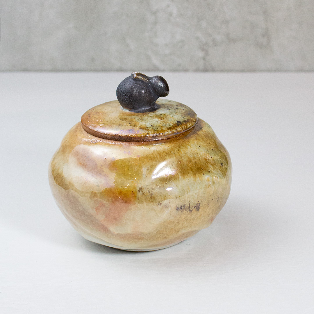 兔把圓滿柴燒茶葉罐