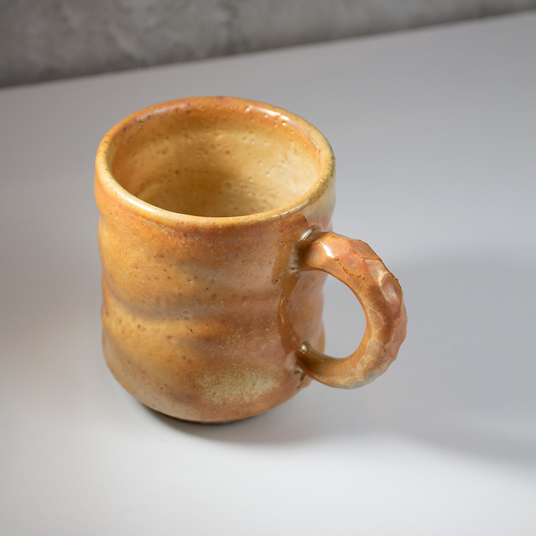 凝玉潤金馬克杯