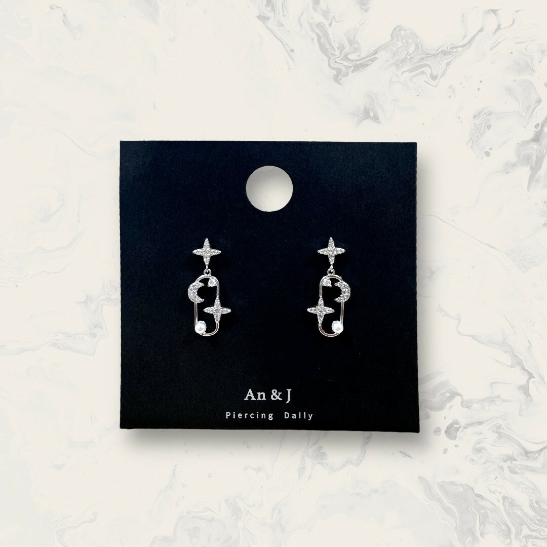 韓國直送-銀針 線鋯星芒吊長方圈中滿鋯星月+小珍珠