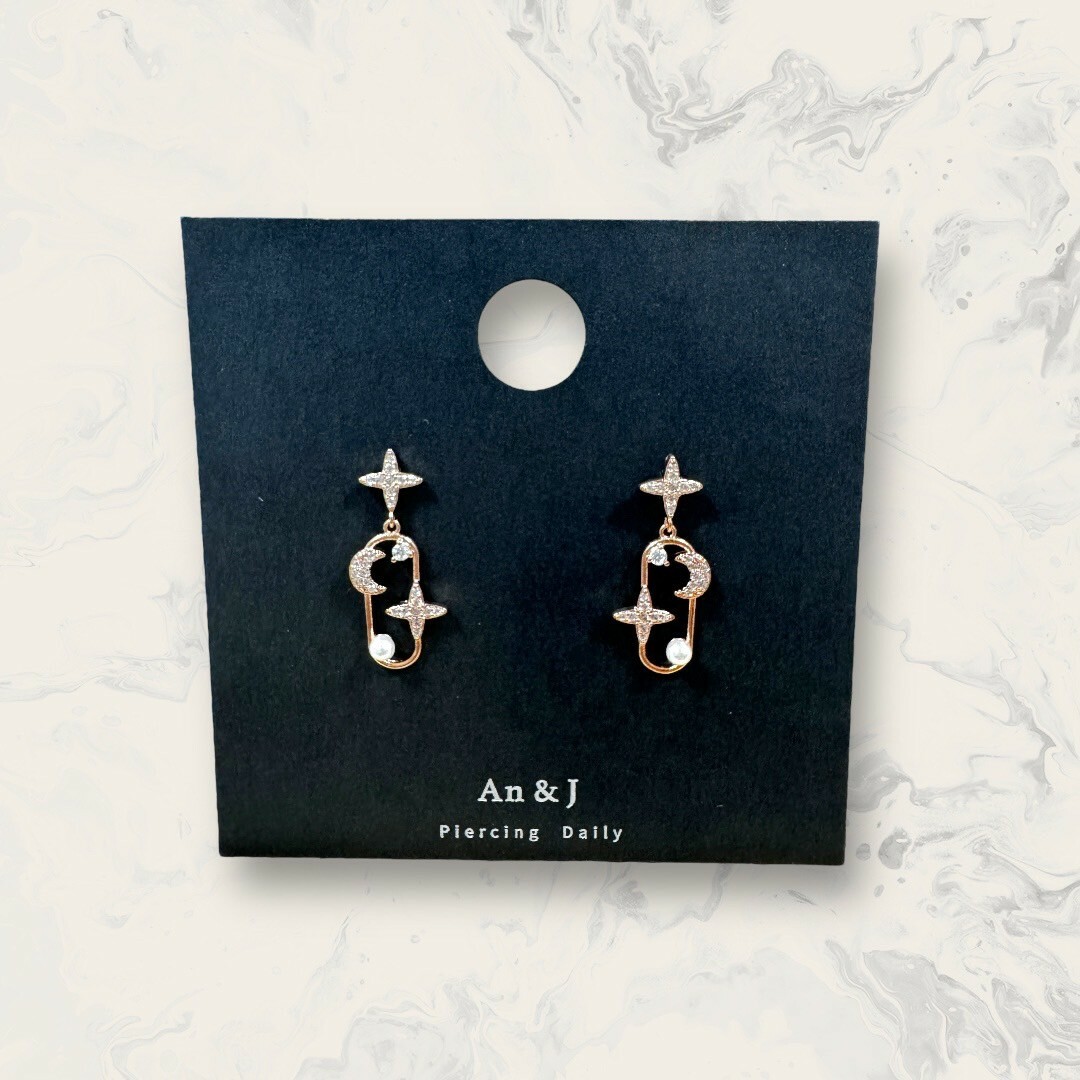 韓國直送-銀針 線鋯星芒吊長方圈中滿鋯星月+小珍珠