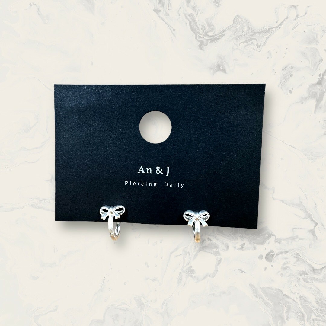 韓國直送-銀針 易扣 霧銀蝴蝶結圈 鍍14K