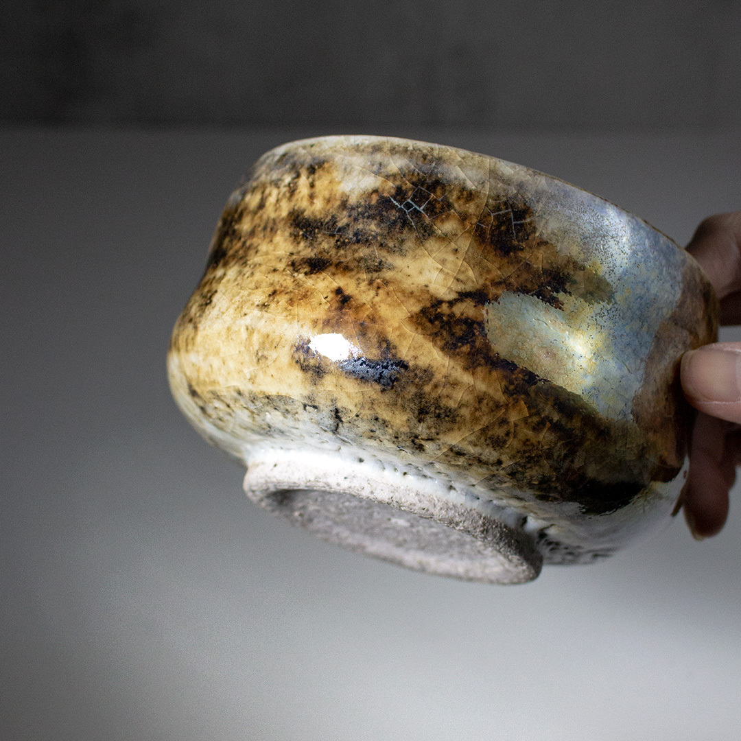 金墨瑩澤大茶碗