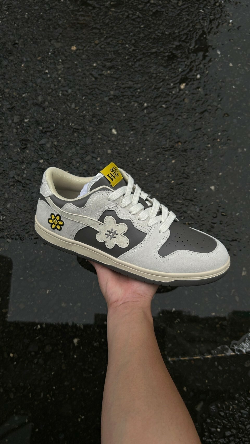 WATER THE PLANT 質感灰白配色 刺繡小花鞋 WTP