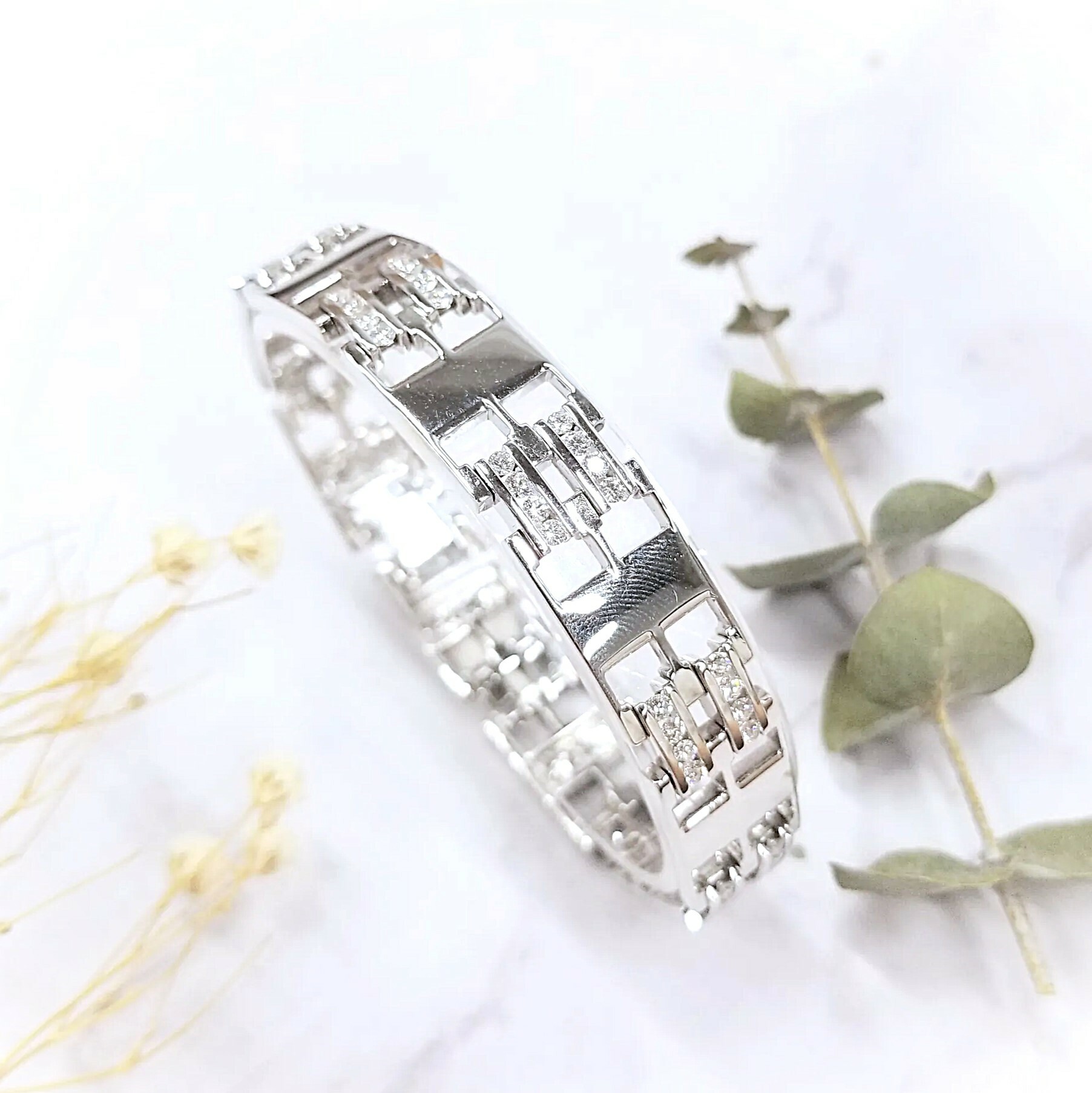 18K White Gold 1.92ct Diamond Bracelet