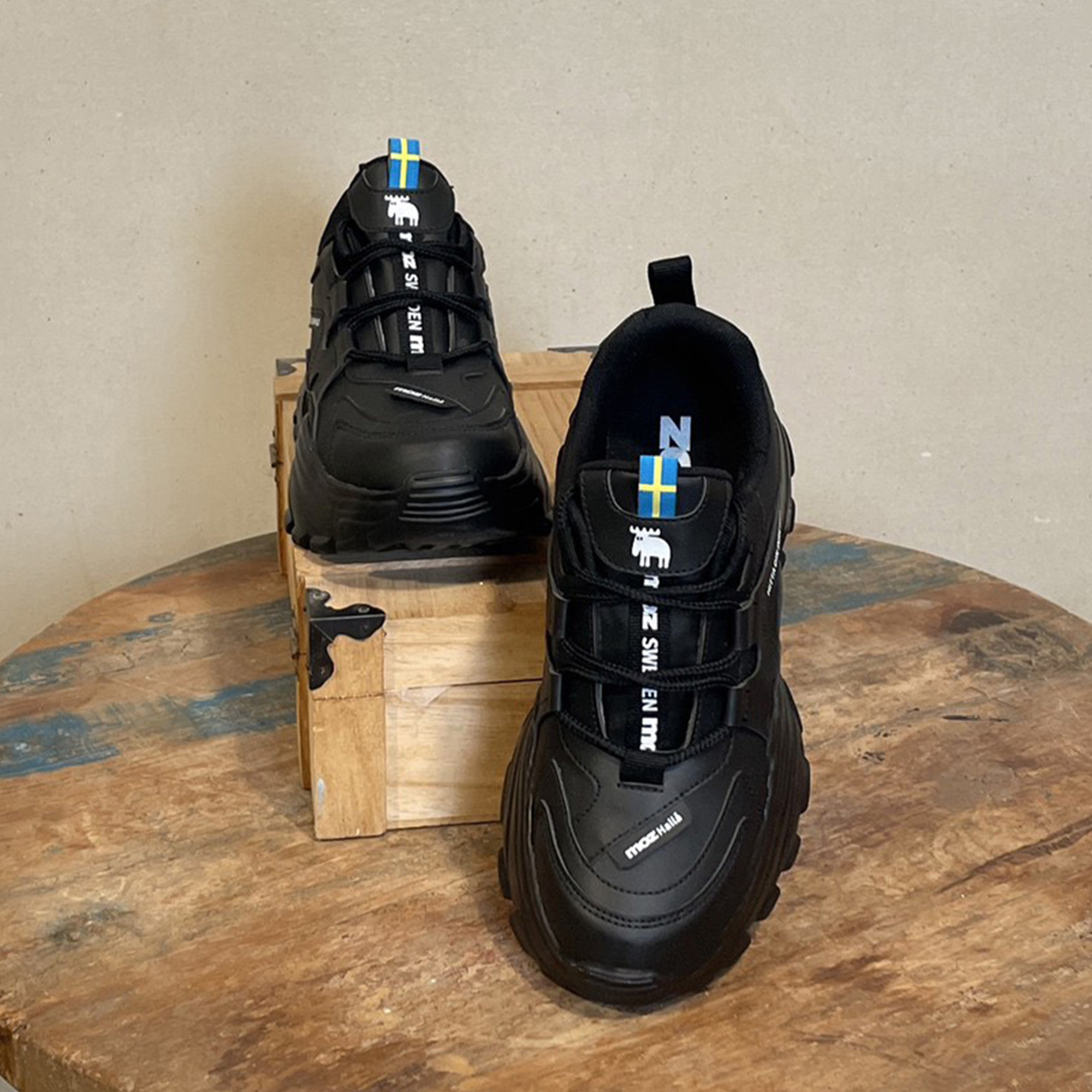 moz瑞典駝鹿Halla長腿密技防潑水全皮革老爹鞋