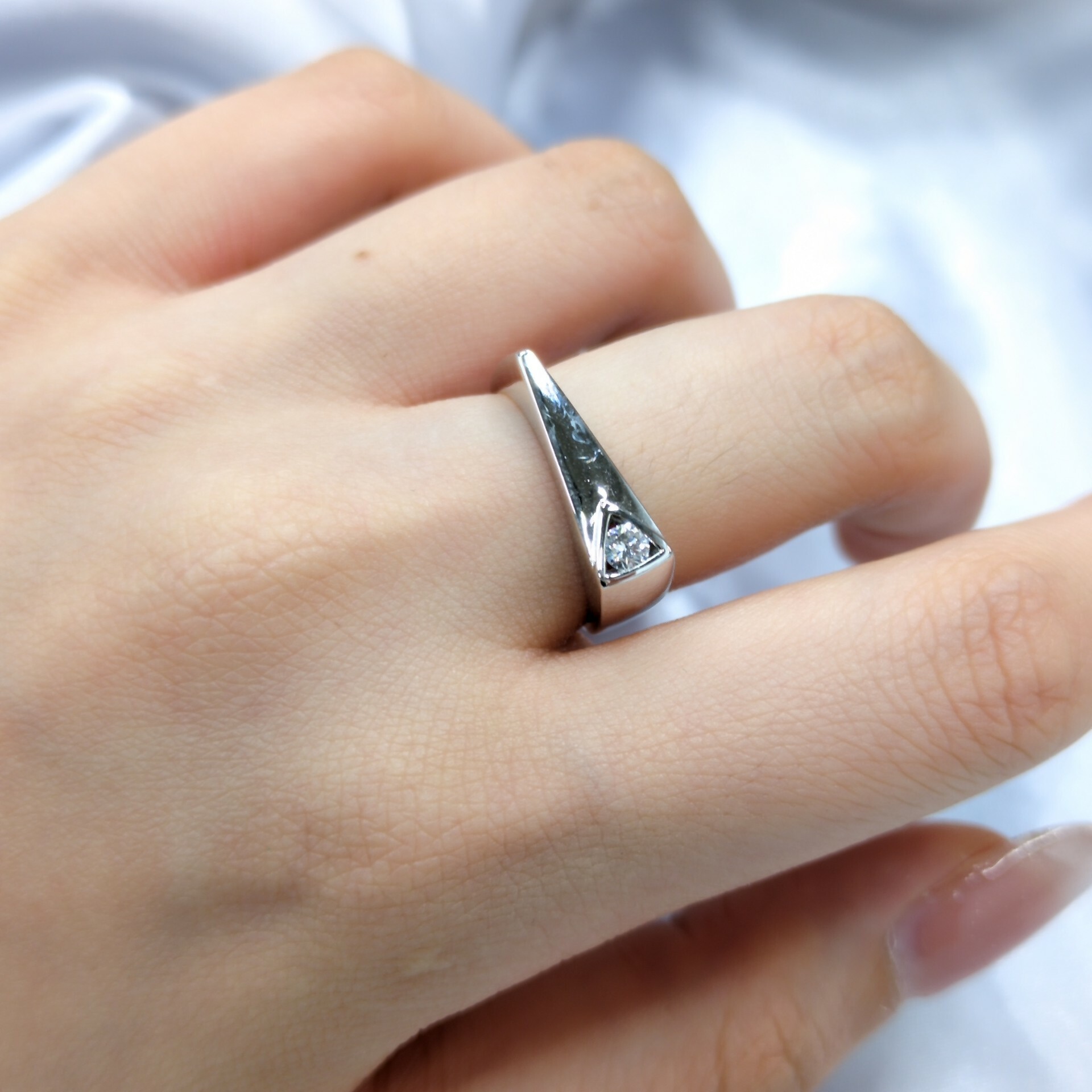 18K White Gold 0.10ct Diamond Ring