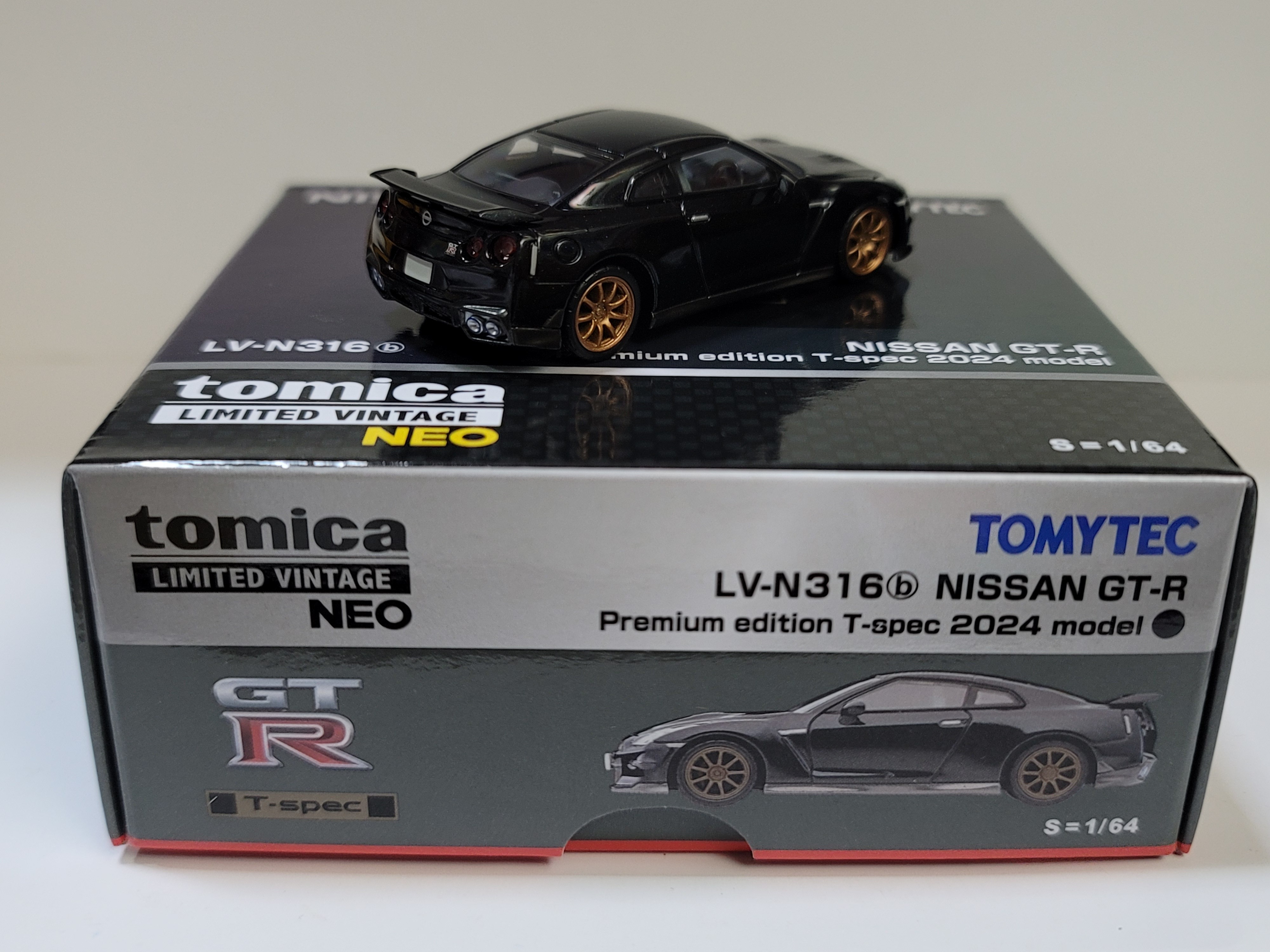 Tomytec 1/64 LV-N316b NISSAN GT-R Premium Edition T-spe