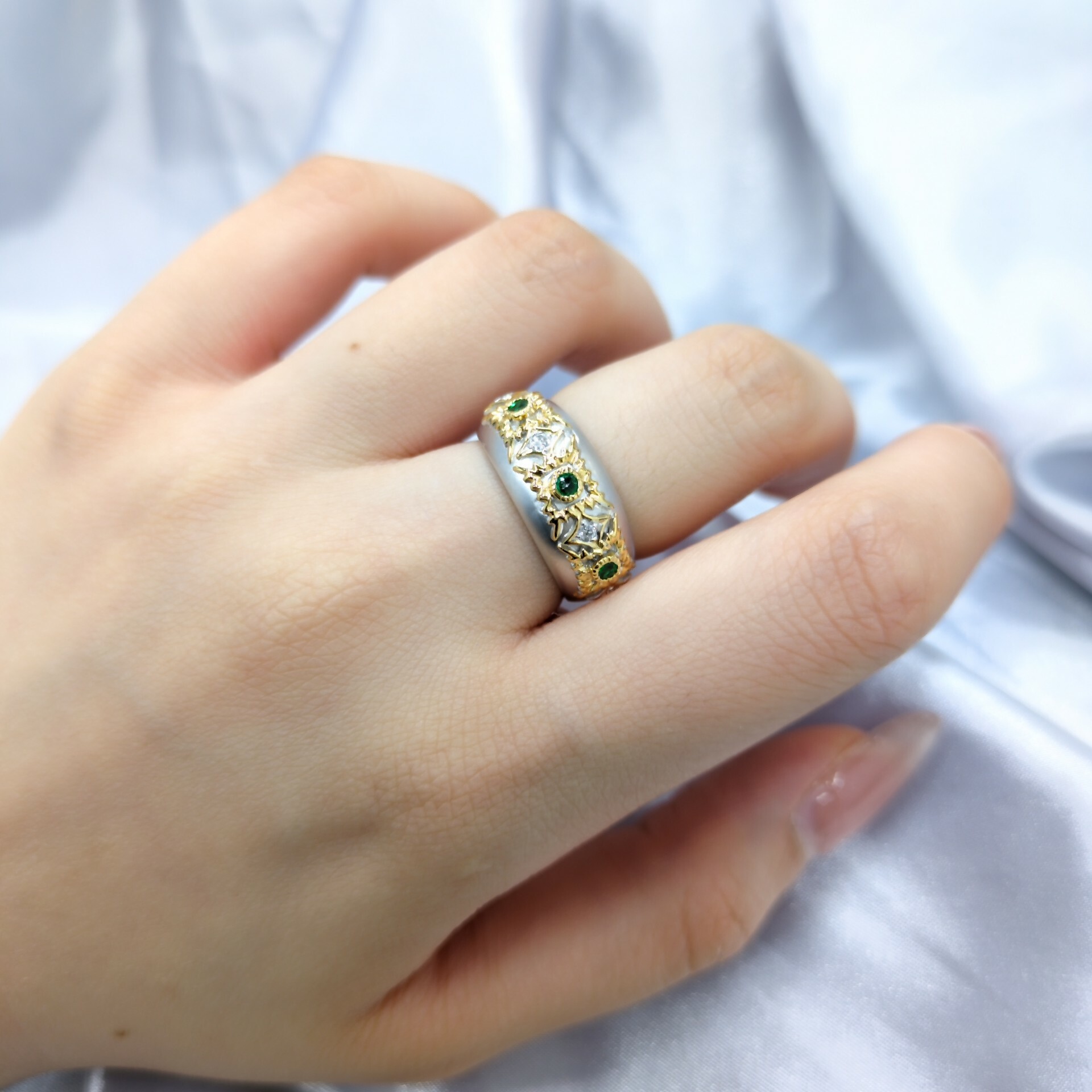 18K Gold 0.04ct Emerald and Diamond Ring