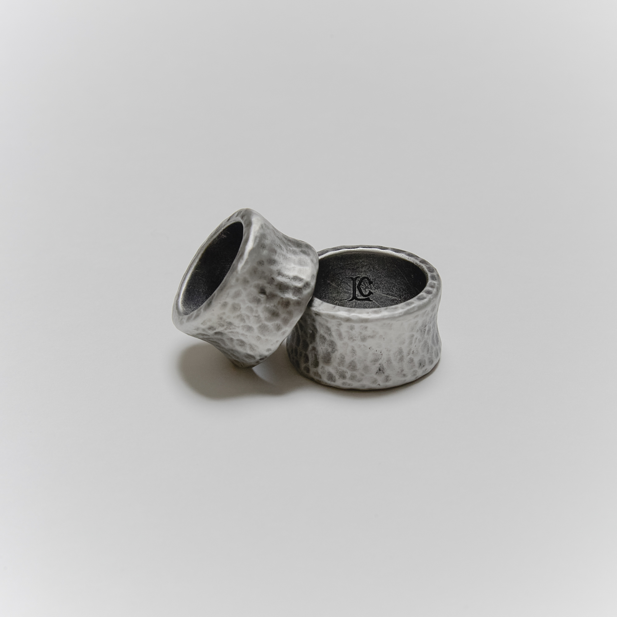 Liam Conner / 敲打做舊戒指 (粗) #001-R02